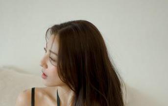 “G.su(全智秀)：今天腿又细又长，美图不解释！”下载，放在你的心口学学！