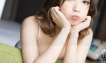 KelaGirls克拉女神 – 容儿比基尼原图合集，那件泳衣也太多彩了，眼花缭乱！