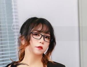 Leah梓未的“私蜜助理”：能做壁纸的美图也会心情好吗？