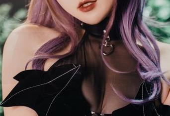 Natsuko夏夏子的礼服图集，讲真，有种让你瞅一眼，然后想再回头的感觉。