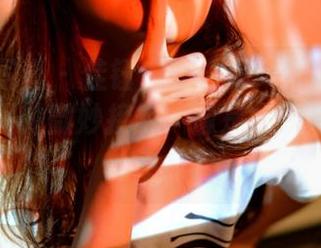 PANS写真 – 佳钰内衣合集—那种织物与皮肤之间的微妙接触，像是在跃动的音符里。