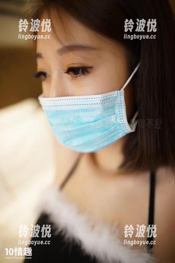 ROSI的微妙蕾丝：照片里的轻盈和不经意的俏皮