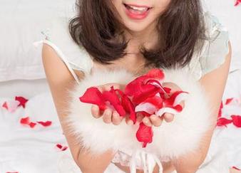 UGirls尤果网 – 艾霓莎的皮衣：高清套图到位，我却在想这衣服真抗磨！