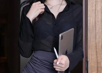 Xiuren秀人网 – e宝小野猫的姐姐，竟然在写真里不小心撩到我了？