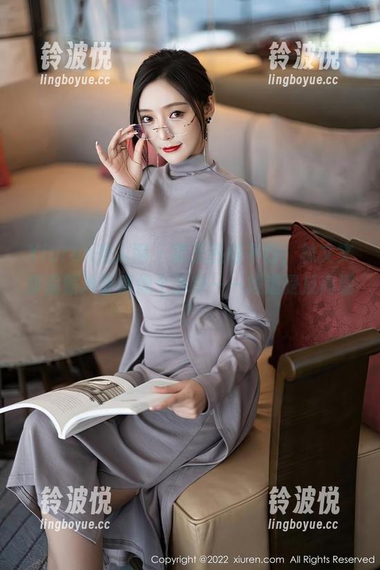 Xiuren秀人网 - 夏天热得不行，林文文却偏偏冷静得像个冰块——难道是反高潮？