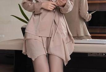 Xiuren秀人网 – 下载前先思考，王馨瑶Yanni的肉丝全集真的敢看吗？