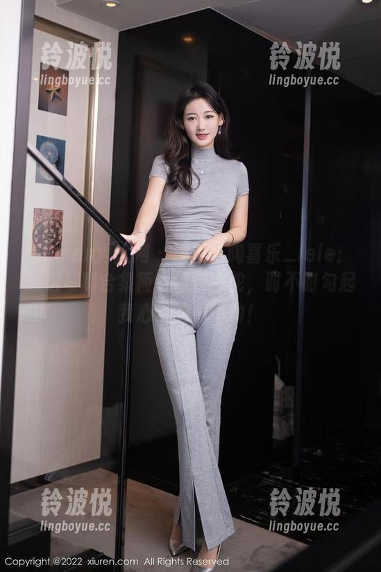 Xiuren秀人网 - 黑丝与陶喜乐_lele：这组写真合集简直像条小蛇，时不时勾起我心里的小悸动！