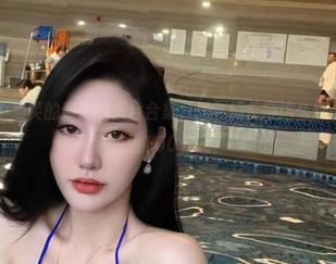 微密圈 – 不爱笑的赛琳的天台合集，居然能长得这么别致？这角度我给100分啊！