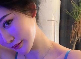 微密圈 – 不爱笑的赛琳的渔网连体袜，这放在画册里绝对是一种享受，图片能不能看得再细致点儿？