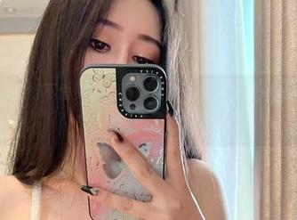 微密圈 – 翻到不爱笑的赛琳的女友写真，发现壁纸界的新宠诞生了？