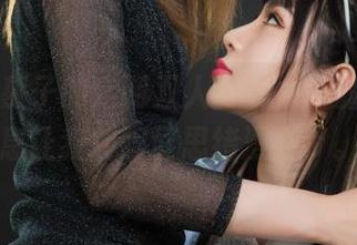 丽柜 – 慕子的定制双人写真，流露出的气息让我转眼间思绪漫游了。