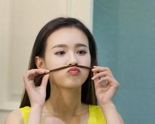 克拉女神 – 吕佳：女王写真大集合，随便翻翻就能学会装出气场！