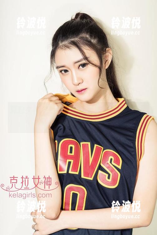 克拉女神 - 当眼镜遇上菁菁，写真就成了“看见”故障的经典案例。