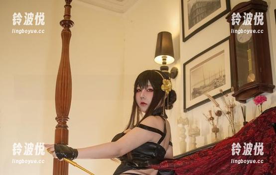 当咔喵KANEKO遇上女王：高清套图，所有优雅尽在其中