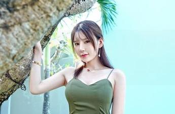嗲囡囡 – 陈雅漫VICKY的私拍时光，棉袜的表达似乎在图片里低语，细腻无言。
