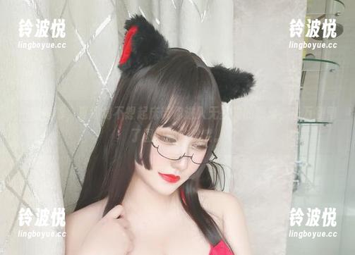 一双美脚，夏鸽鸽不想起床带你进入无圣光的想象，千万别薄了图包的欣赏哦。