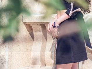 头条女神 – 下载尹菲的万圣节写真，惊悚中带着点小调皮，你能handle吗？