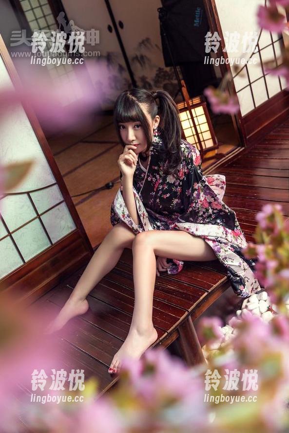头条女神 - 有图有真相，张蓝欣白丝合集免费领取中，别犹豫！