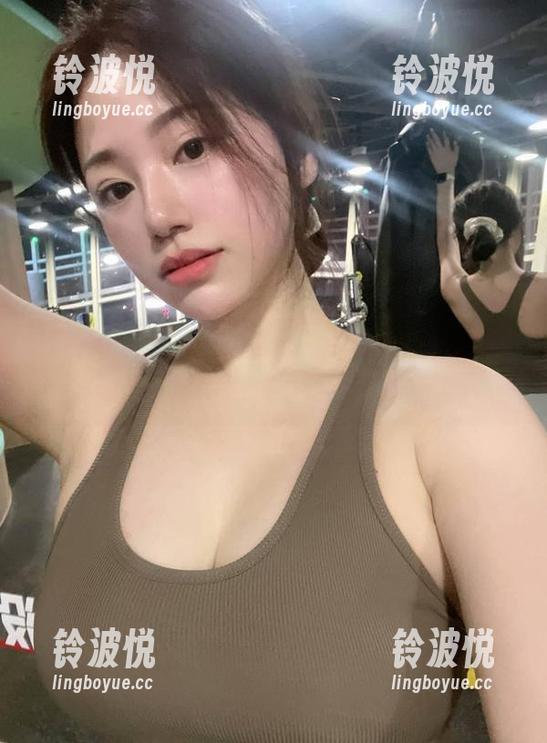 微密圈 - 制服魅力，奶宝妹纸的美图合集，一种你意想不到的优雅。