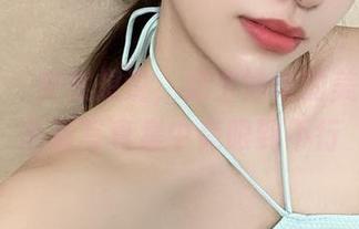 微密圈 – 突然想说，奶宝妹纸的美足在这高清写真集中亮眼到不行