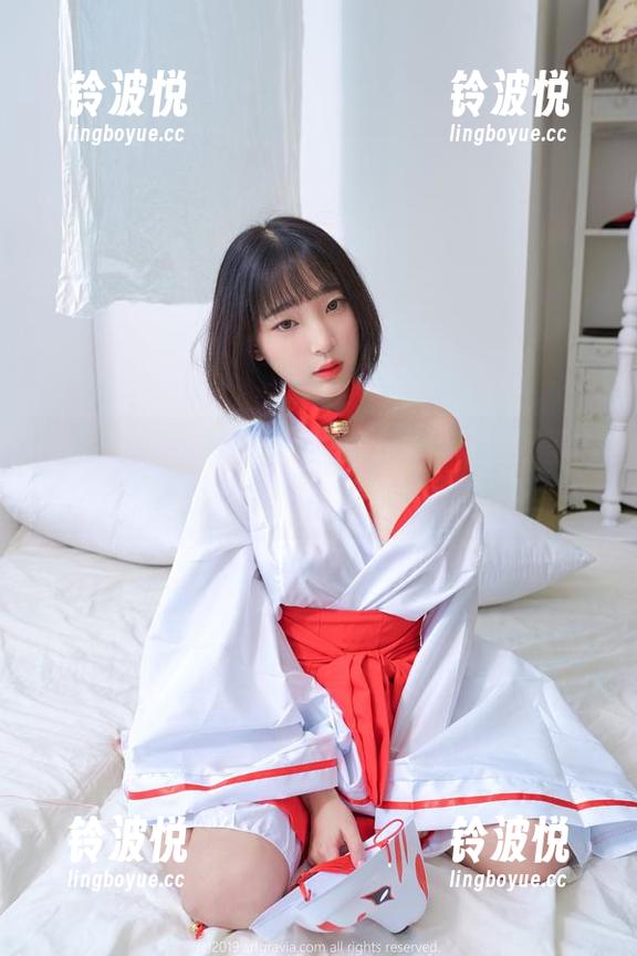 搞怪万圣节合集：姜仁卿(강인경)把万圣节打造成了一场走秀，鬼脸也得板正！