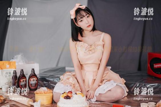 写真——姜仁卿(강인경)的粉色内衣，竟让我想起来小时候的棉花糖……
