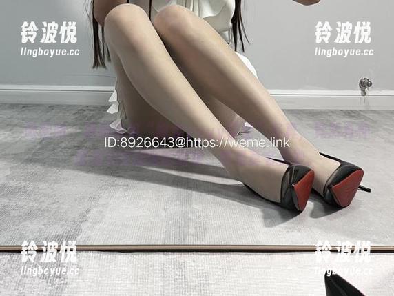 微密圈 - 观看这组“婉柔yyyy镂空”写真，竟然有种透视后续剧情的欲望，真是莫名其妙。