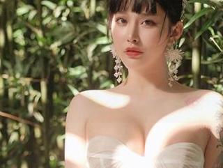 微密圈 – 套图里有没有人偷偷把宋昱欣的网袜换成了马戏团里的道具？