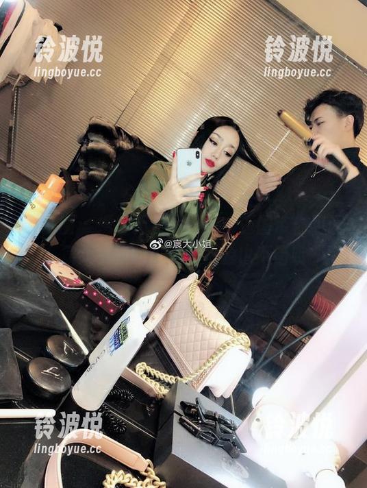 微密圈 - 婚纱不止是婚纱，原图带你见证宸大小姐的风华，资源也不错哦
