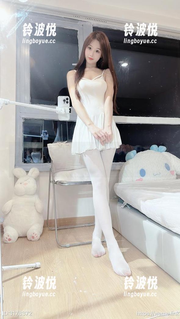 微密圈 - 水手服全套，小萌子的日常打扮，下载之后你能保证不偷瞄吗？