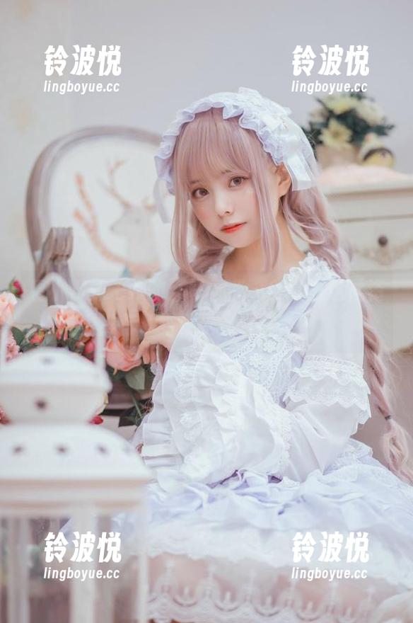 小野妹子w 看小野妹子w的红裙,我一度以为这是资源推荐,结果是你说的美图!