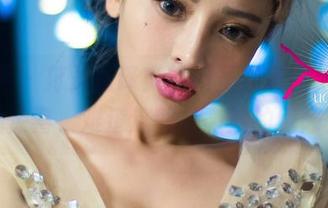 尤果网 – 打开张译文的万圣节美图，满脸的惊喜，难道这就是微妙的缝隙？