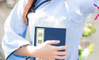 尤果网 – 办公室风云人物：王语纯写真原图里的小戏谑