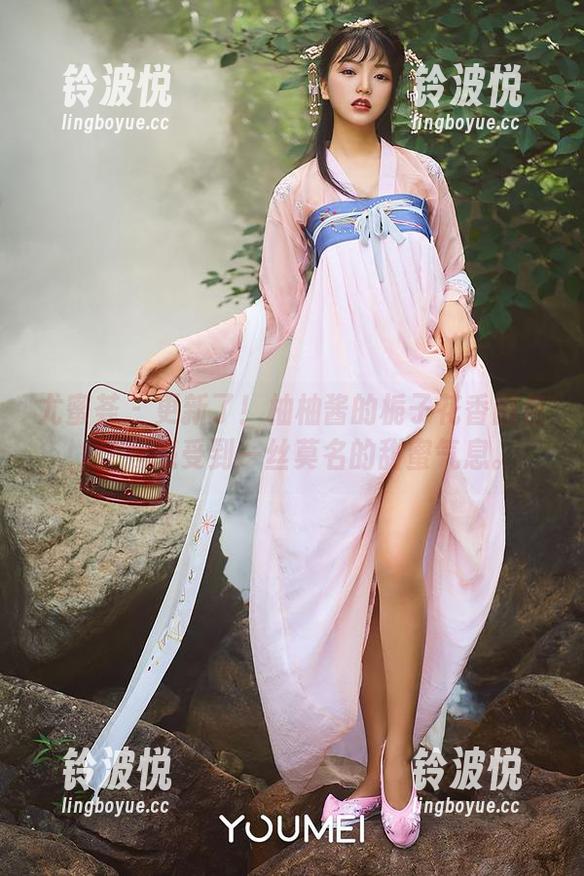 尤蜜荟 - 更新了！柚柚酱的栀子花香图包，让我感受到一丝莫名的甜蜜气息。