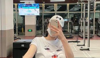 微密圈 – 最新旅拍图册，左公子666带你随机游走，说不定还有好奇心的碰撞呢。