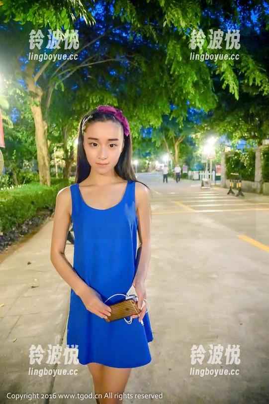推女神 - 施忆佳的私拍图集：在魔法的“夏日西瓜糖”里嬉戏，她是个行走的甜点！