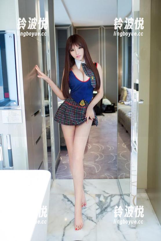 推女郎 - 杨伊的婚纱摆在那，高颗粒的直击我的审美，但我关键是没婚纱能穿！