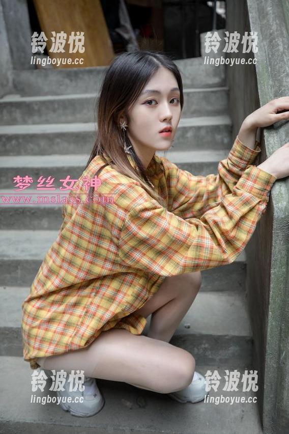 梦丝女神 - 晓晓的写真，女神范儿翻车现场必看