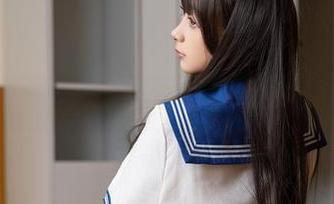 下载一份浅安安的青涩写真，悄悄想多看几眼…
