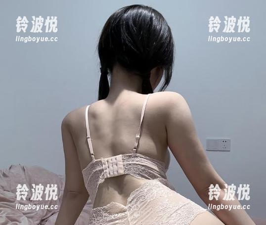 微密圈 - 黑连体吊带？火龙果羊的图库又增加一件极致单品，没有任何一丝抵抗。