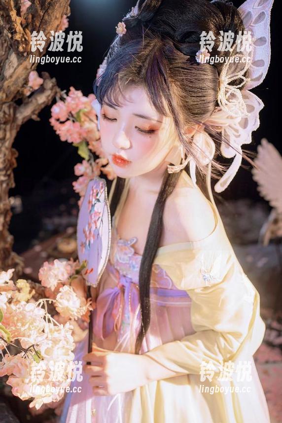 最新的写真集要来了，爆机少女喵小吉搭上艾达王的光环，生化危机原来与日常也是能有这种联结？