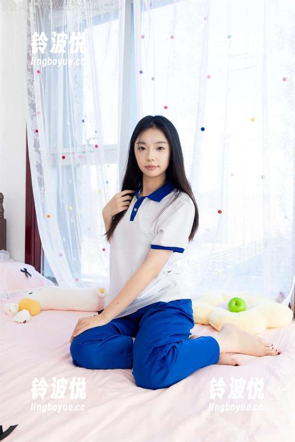 物恋传媒 - 小竹的私房图包，清晨红晕，一丝丝的腼腆呢