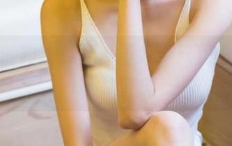 王羽杉的豹纹，竟然想起那只我小时候的玩具老虎