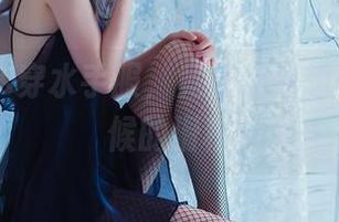 看疯猫ss穿水手服，竟然让我想起了小时候的滑稽