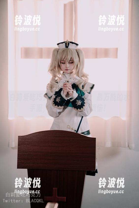 白莉爱吃巧克力的新玩意儿：最万能的水手服，拯救你的穿搭烦恼！
