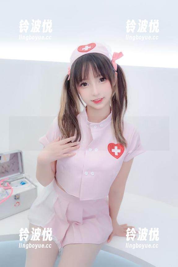 瘙痒的视线追逐，裤里丝与神乐坂真冬的照片都换了新套路