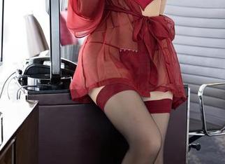 秀人网 – 你以为可爱只是个形容词？看Emily尹菲的美图，打乱你的底线和定义！