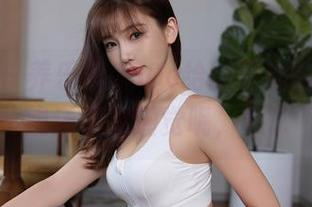 秀人网 – 养乐多DoDo给的蕾丝壁纸，今晚还不想睡觉呢，嗯…