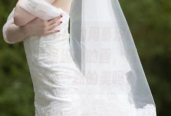 秀人网 – 礼服加身的周慕汐fairy，图库里似乎成了一幅流动的画，精选？不就是随便一抓的美吗？