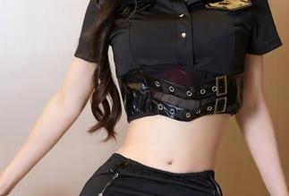 秀人网 – 泳池中的夏诗雯Sally——在线美图，真的跟饮料广告有一拼！